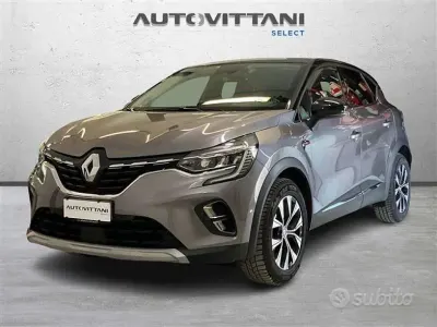 Usata Renault Captur Techno 91 CV (66 kW) 2024 Gray SUV