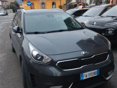 Usata Kia Niro Style 104 CV (76 kW) 2019 Grigio SUV