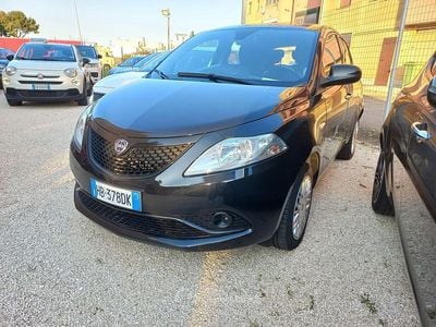 Usata Lancia Ypsilon 52 CV (38 kW) 2019 Nero Utilitaria