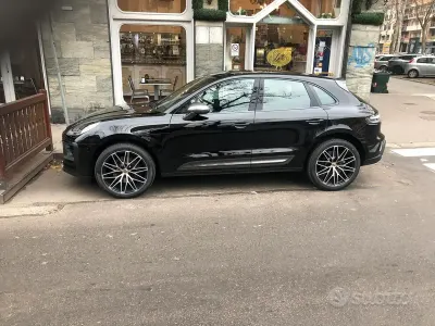 Usata Porsche Macan T 265 CV (194 kW) 2023 Nero SUV