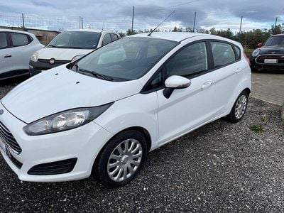 Begagnad Ford Fiesta 75 HK (55 kW) 2017 Vit Sedan
