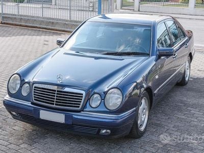 Mercedes E200