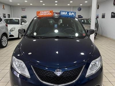 Begagnad Lancia Ypsilon 69 HK (50 kW) 2016 Blå Halvkombi