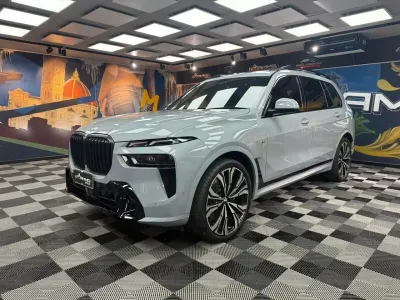 Usata BMW X7 Efficient Dynamics 339 CV (249 kW) 2023 Grigio SUV