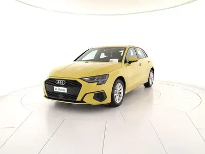 Usata Audi A3 Design 110 CV (80 kW) 2023 Giallo pitone metallizzato Berlina
