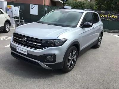 Usado VW T-Cross Style 110 CV (80 kW) 2023 Plateado SUV