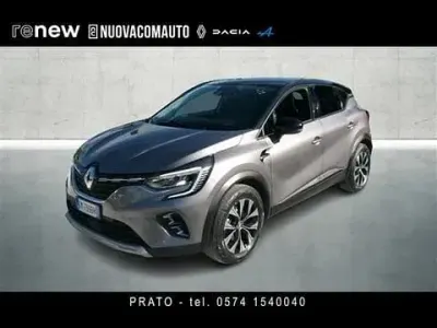 Usata Renault Captur Techno 145 CV (106 kW) 2023 Grigio scuro SUV
