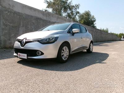 Begagnad Renault Clio IV 75 HK (55 kW) 2015 Grå Sedan