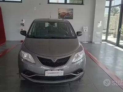 Usata Lancia Ypsilon Gold 80 CV (58 kW) 2016 Grigio Utilitaria