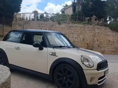 Usata Mini Cooper 90 CV (66 kW) 2009 Bianco Utilitaria