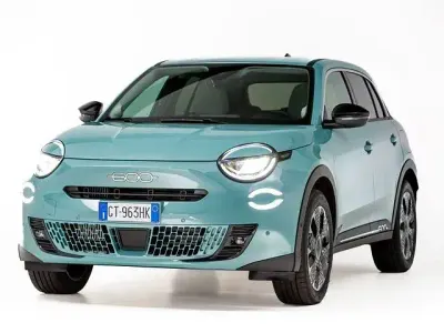 Nuova Fiat 600 Icon 135 CV (99 kW) 2026 Blu SUV