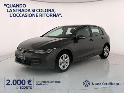 Używany VW Golf VIII Life 116 KM (85 kW) 2025 Szary Sedan/Limuzyna