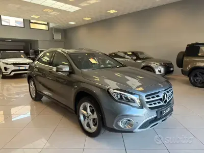 Usata Mercedes GLA180 Premium 109 CV (80 kW) 2017 Grigio SUV