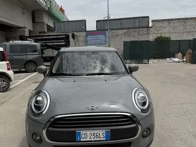 Usata Mini ONE 102 CV (75 kW) 2021 Utilitaria