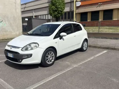 Usata Fiat Punto Evo 77 CV (56 kW) 2011 Utilitaria