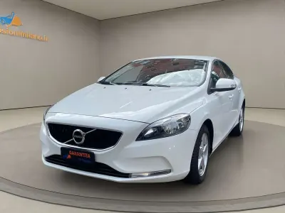 Usata Volvo V40 120 CV (88 kW) 2017 Bianco Berlina