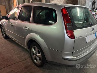 Usata Ford Focus Style 110 CV (80 kW) 2007 Grigio Station wagon