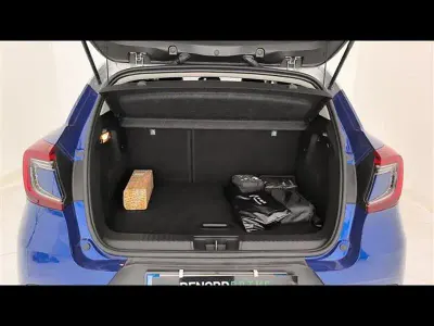Usata Renault Captur Techno 145 CV (106 kW) 2023 Blu scuro SUV
