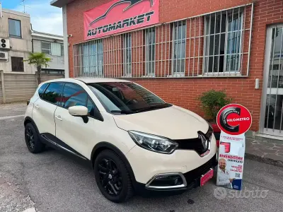 Usata Renault Captur 90 CV (66 kW) 2015 Beige SUV