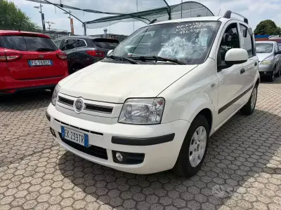 Usata Fiat Panda Dynamic 69 CV (50 kW) 2011 Bianco Utilitaria
