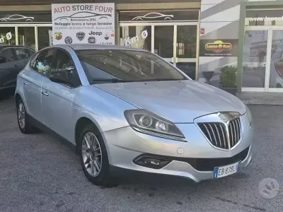 Usata Lancia Delta 120 CV (88 kW) 2010 Grigio Utilitaria