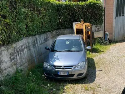 Usata Opel Corsa Enjoy 80 CV (58 kW) 2006 Utilitaria