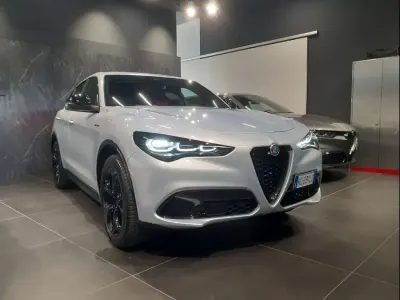 Nuova Alfa Romeo Stelvio Veloce 210 CV (154 kW) 2026 Bianco gardenia met SUV
