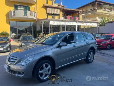 Usata Mercedes R320 225 CV (165 kW) 2008 Nero Station wagon