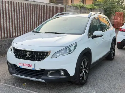 Usata Peugeot 2008 Allure 110 CV (80 kW) 2018 Bianco SUV