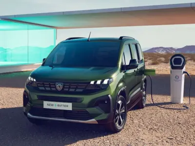 Nuova Peugeot e-Rifter GT 61 kW (84 CV) 2026 Argento Monovolume