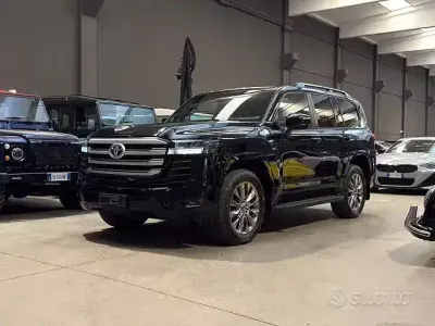Usata Toyota Land Cruiser Anniversary 415 CV (305 kW) 2023 Nero metallizzato SUV