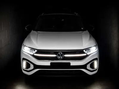 Usata VW T-Roc R-line 116 CV (85 kW) 2023 Bianco SUV