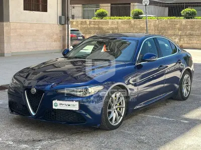 Usata Alfa Romeo Giulia Business 180 CV (132 kW) 2016 Blu Berlina