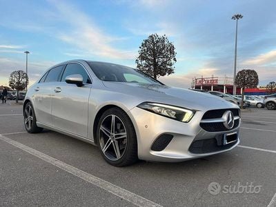 Grigio Usata 2019 Mercedes A180 Berlina | 19.300 € (Buon prezzo)