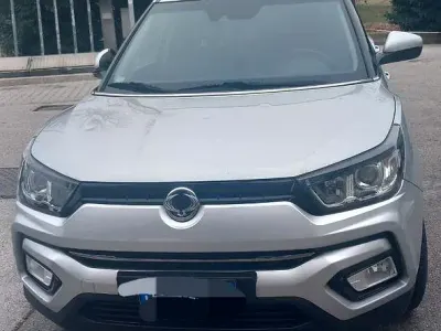Usata SsangYong Tivoli 115 CV (84 kW) 2019 Grigio SUV