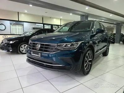 Usata VW Tiguan Life 122 CV (89 kW) 2022 Blu SUV