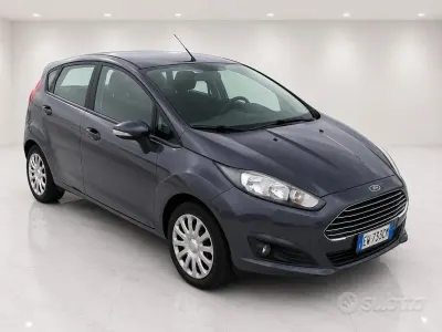 Usata Ford Fiesta Titanium 80 CV (58 kW) 2014 Grigio Utilitaria