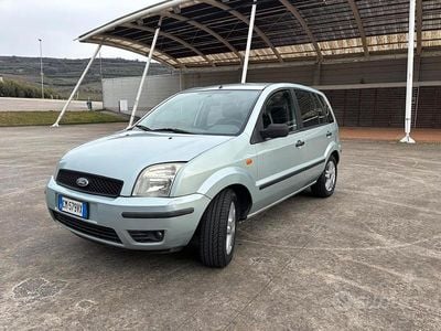 Usata Ford Fusion 101 CV (74 kW) 2004 Grigio Utilitaria