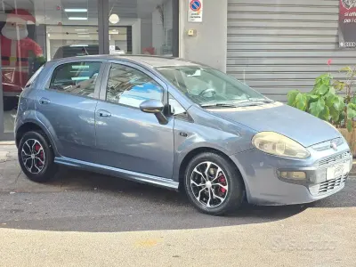 Usata Fiat Punto Easy 85 CV (62 kW) 2012 Blu Utilitaria