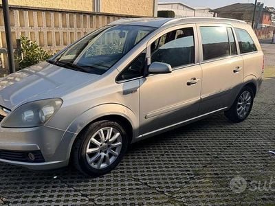 Usata Opel Zafira Cosmo 120 CV (88 kW) 2006 Grigio Monovolume