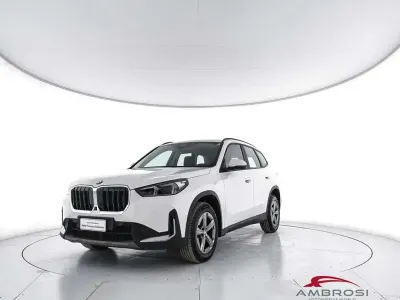 Käytetty BMW X1 150 HP (110 kW) 2023 Valkoinen Katumaasturi