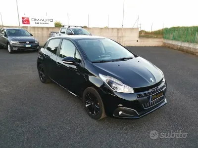 Usata Peugeot 208 75 CV (55 kW) 2018 Nero Utilitaria