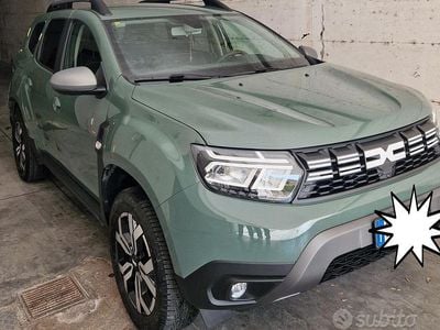 Usata Dacia Duster Journey 101 CV (74 kW) 2023 Verde SUV