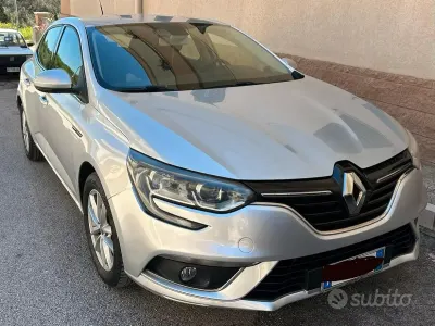 Usata Renault Mégane IV 110 CV (80 kW) 2017 Berlina
