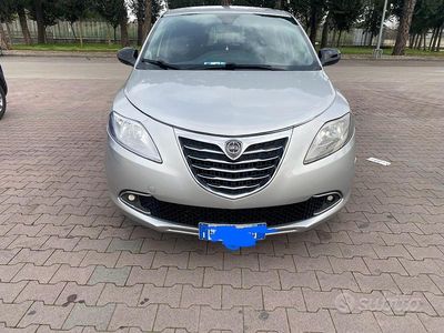 Usata Lancia Ypsilon 60 CV (44 kW) 2011 Grigio Utilitaria