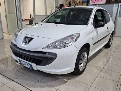Usata Peugeot 206 60 CV (44 kW) 2010 Bianco Berlina