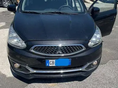 Usata Mitsubishi Space Star Intense 71 CV (52 kW) 2020 Nero Utilitaria