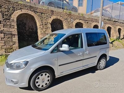 Usata VW Caddy Comfortline 102 CV (75 kW) 2012 Grigio Monovolume