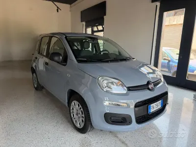 Usata Fiat Panda 69 CV (50 kW) 2018 Grigio Utilitaria