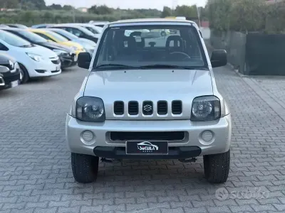 Usata Suzuki Jimny 82 CV (60 kW) 2002 Grigio SUV